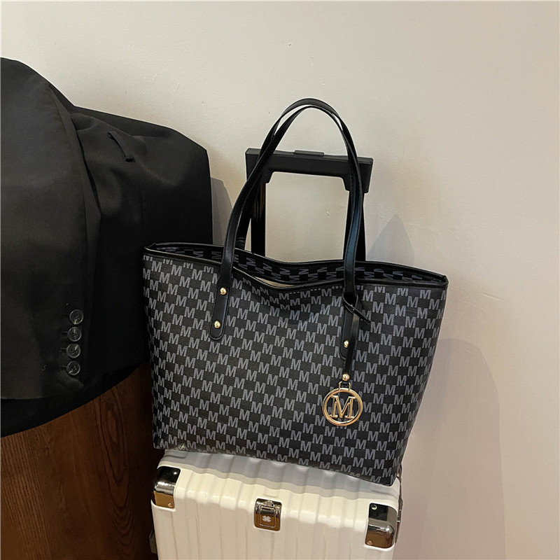 Large Capacity Commuting Tote  - Women Bags On Sale Clearance incelemesi ve fiyatı